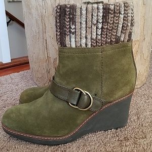Naturalizer ankle wedge boots